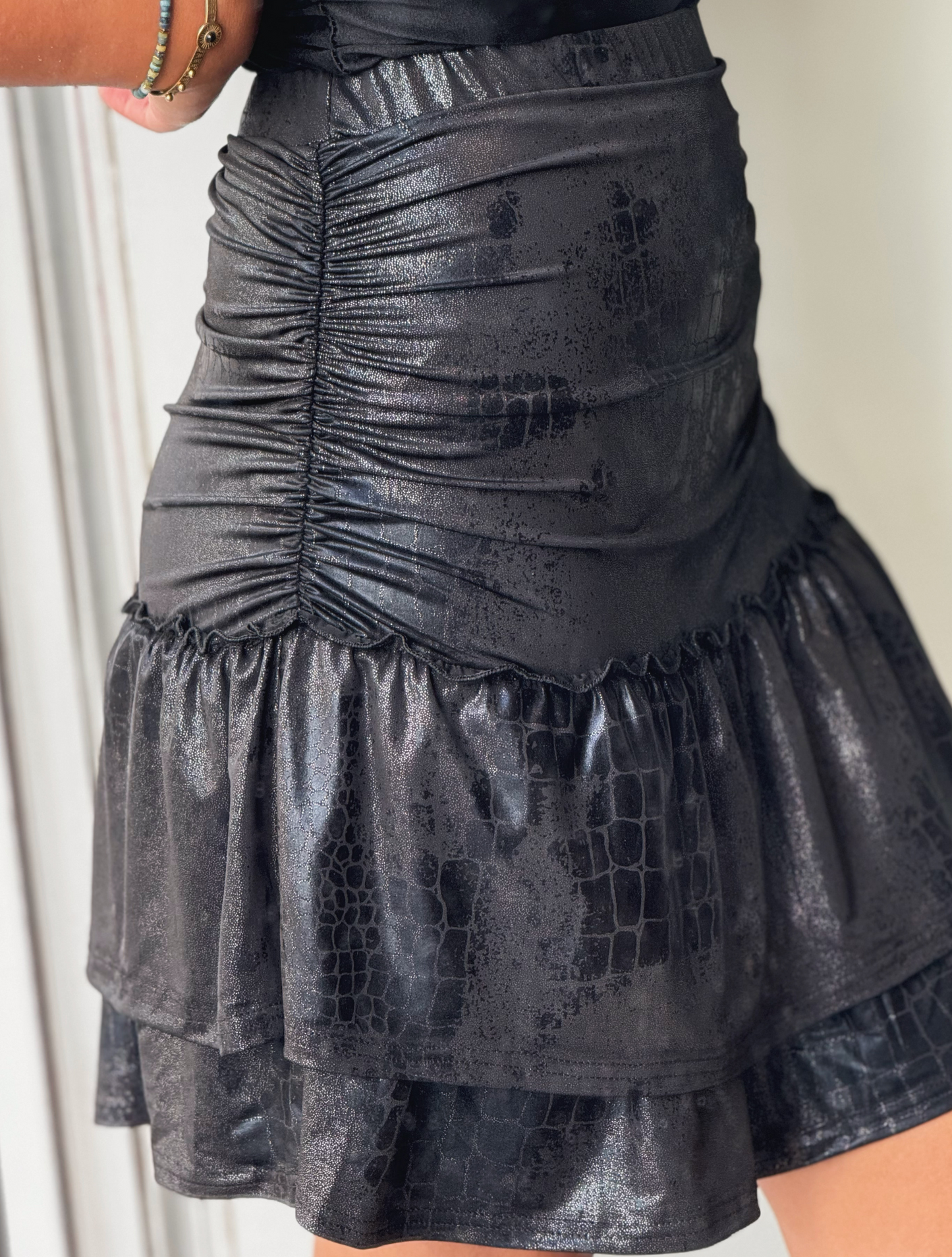Jupes courte noir effet croco